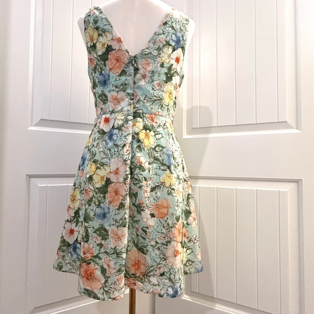 Floral Mini Dress Fit & Flare Sweet Feminine Sleeveless V Back Garden Print M - Picture 3 of 11